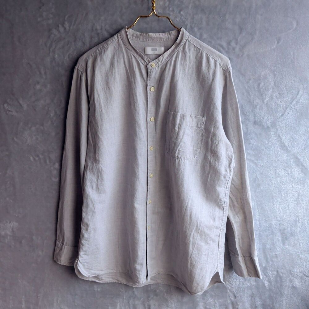 Uniqlo Light Gray Casual Button-Down Shirt